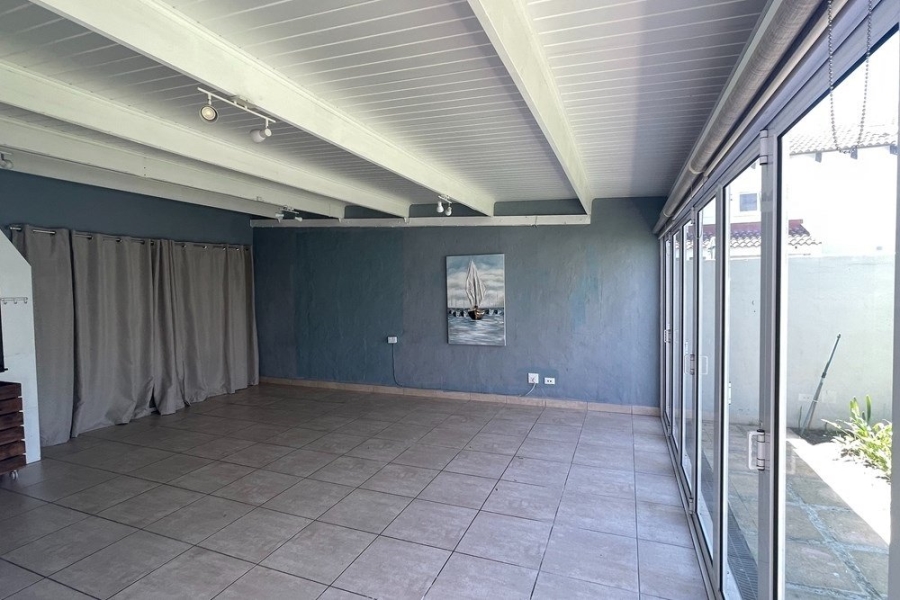 2 Bedroom Property for Sale in Keurboomstrand Western Cape